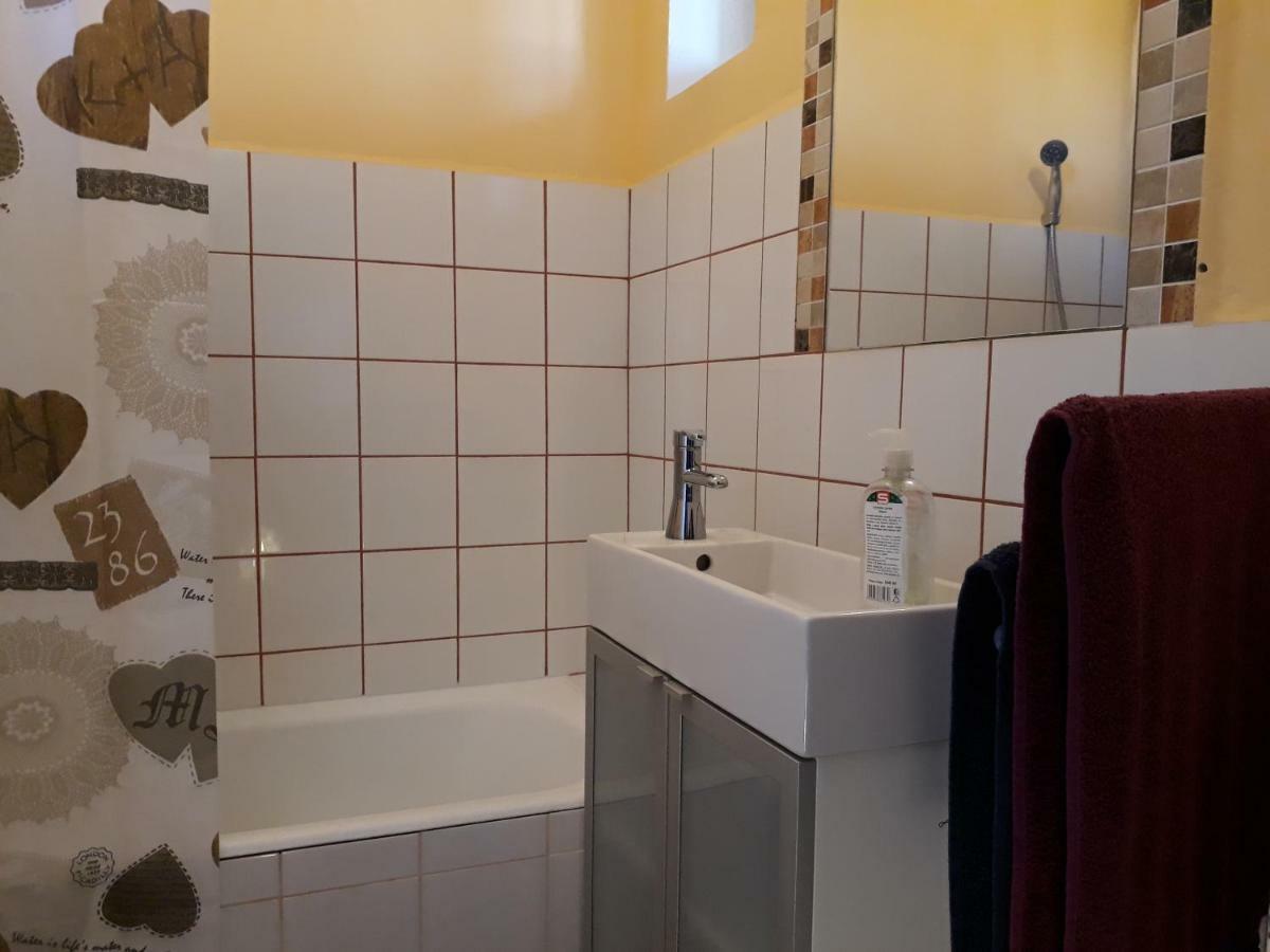 קסזטלי Clara Apartman מראה חיצוני תמונה